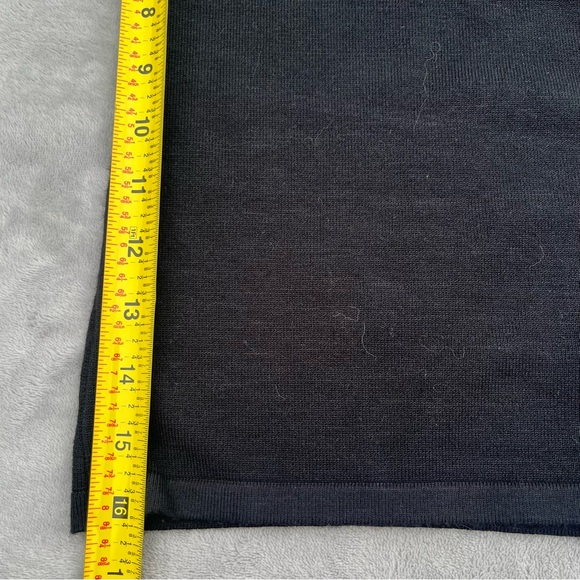 Laura Petites Black One Button Cardigan Sweater With Roses & Ruffles - Picture 10 of 11